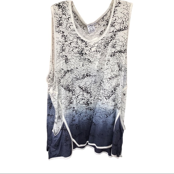 Sleeveless top with pockets - Picture 4 of 11